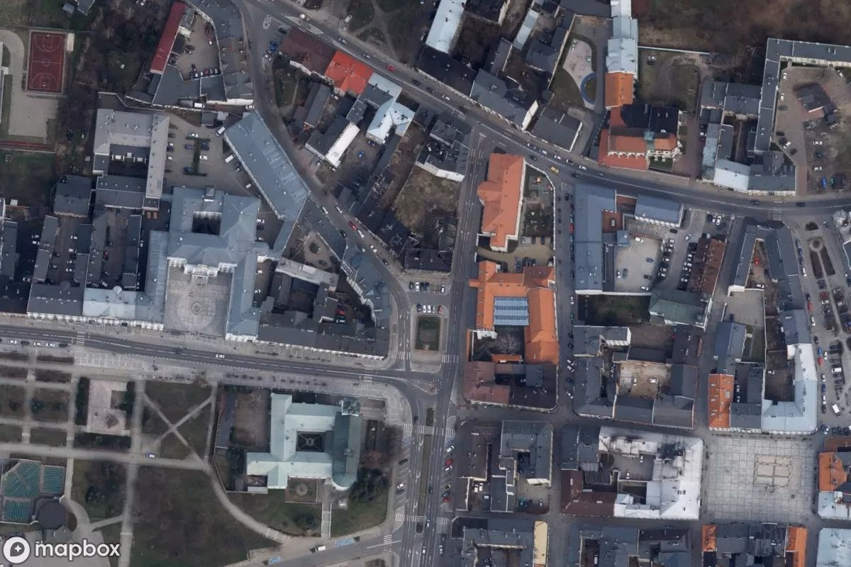 Satellitbillede set fra luften af Restaurant Europa, et forladt Restaurant i Piotrków Trybunalski, Polen