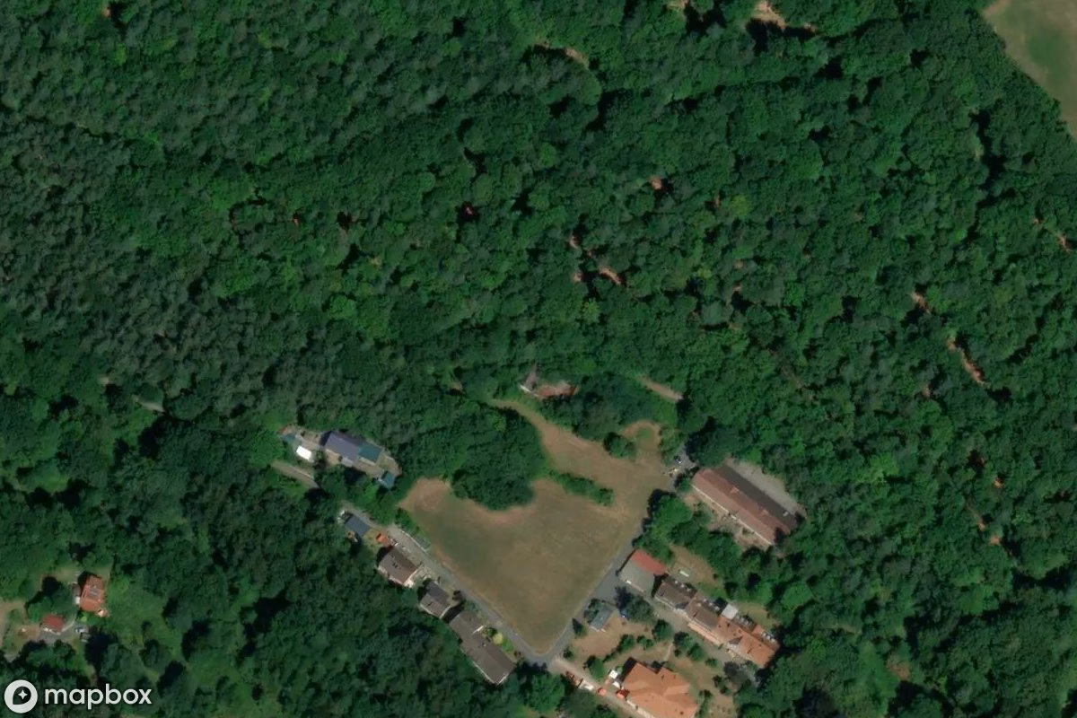 Satellittbilde fra luften av Sanatorium, et forlatt Sykehus i Bieber, Tyskland