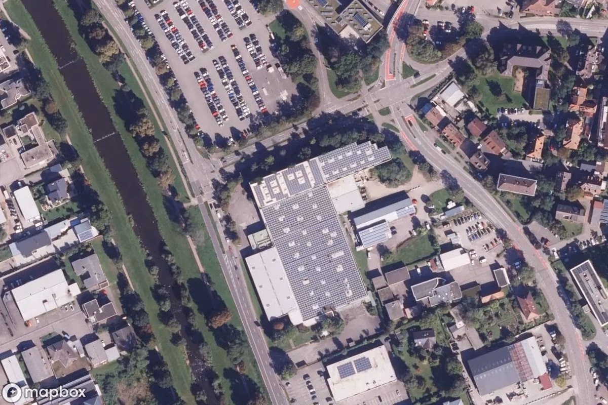 Satellietbeeld vanuit de lucht van Fabrik - Produktionshalle, een verlaten Fabriek in Emmendingen, Duitsland