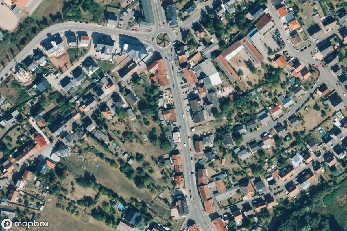 Műholdas légi felvétel Haus/ehemalige Kneipe helyszínről, egy elhagyatott  itt: Heusweiler, Németország