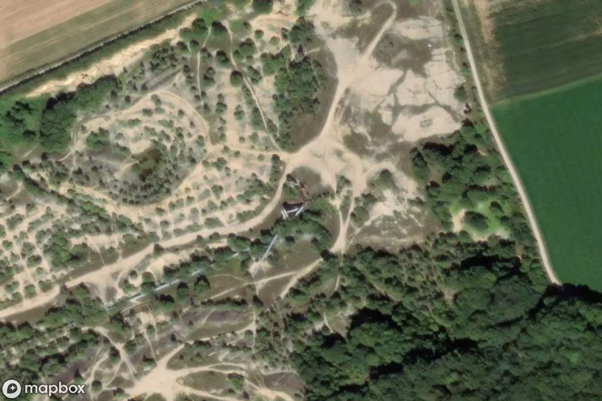 Műholdas légi felvétel Steinbruch helyszínről, egy elhagyatott Bánya itt: Langenthal, Németország