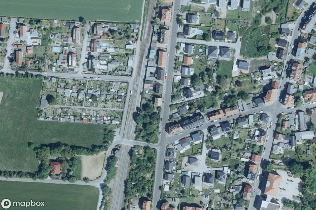 Satelitarny widok z lotu ptaka Haus mit Auto, opuszczone  w Leipzig, Niemcy