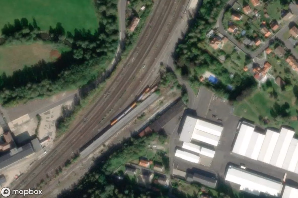 Satellitbild från luften av Bahnhof, en övergiven Järnvägsstation i Schirnding, Tyskland