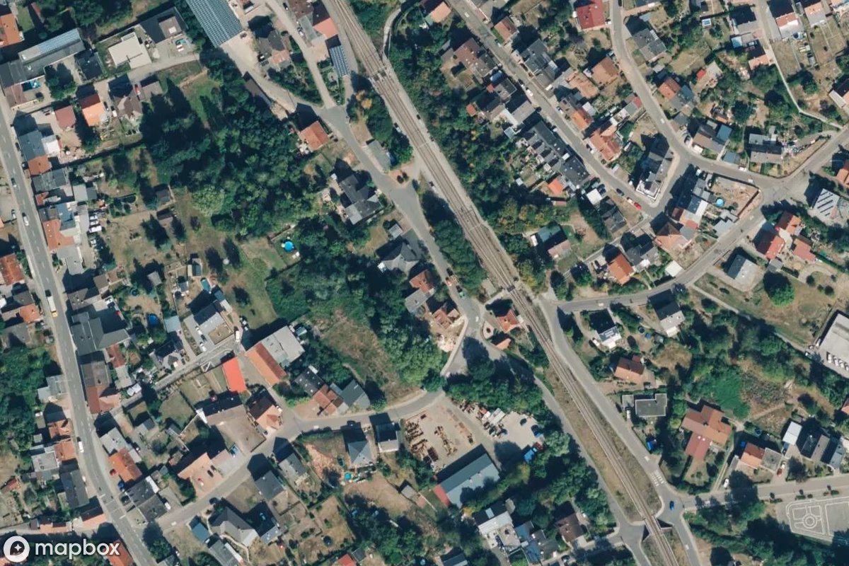 Satellittbilde fra luften av Wohnhaus Lebach, et forlatt Bolighus i Lebach, Tyskland