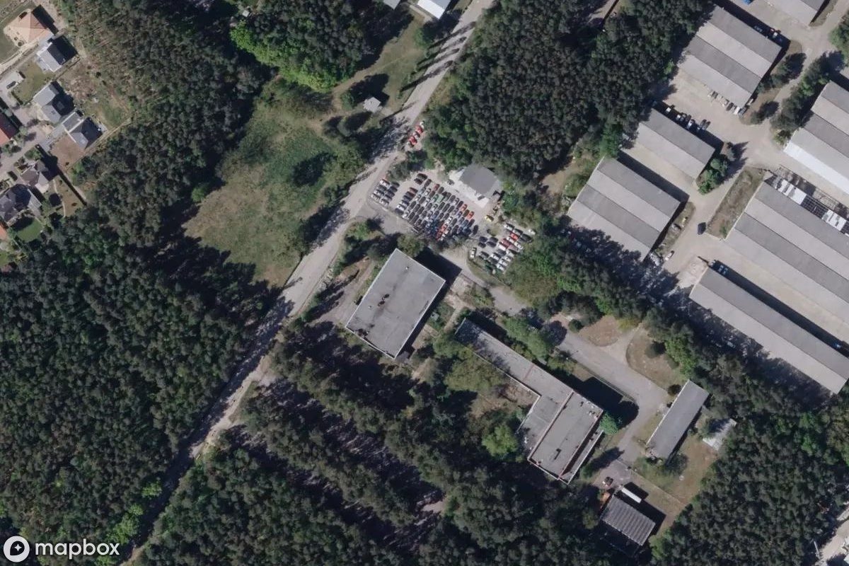 Satellietbeeld vanuit de lucht van Gaststätte, een verlaten Restaurant in Neuseddin, Duitsland