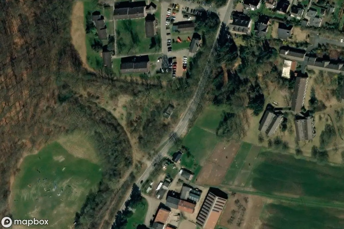 Satellietbeeld vanuit de lucht van Tankstelle, een verlaten  in Malente, Duitsland