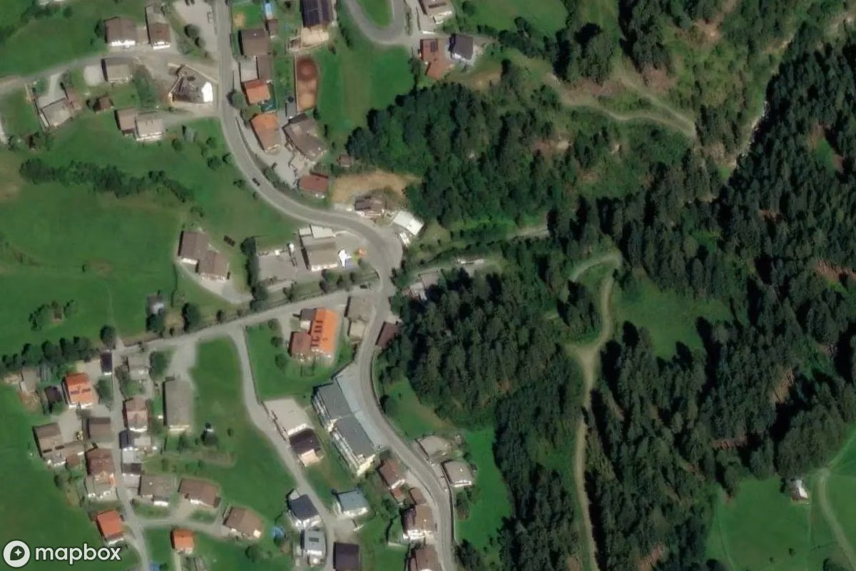 Satelitarny widok z lotu ptaka Haus, opuszczone  w Jerzens, Austria