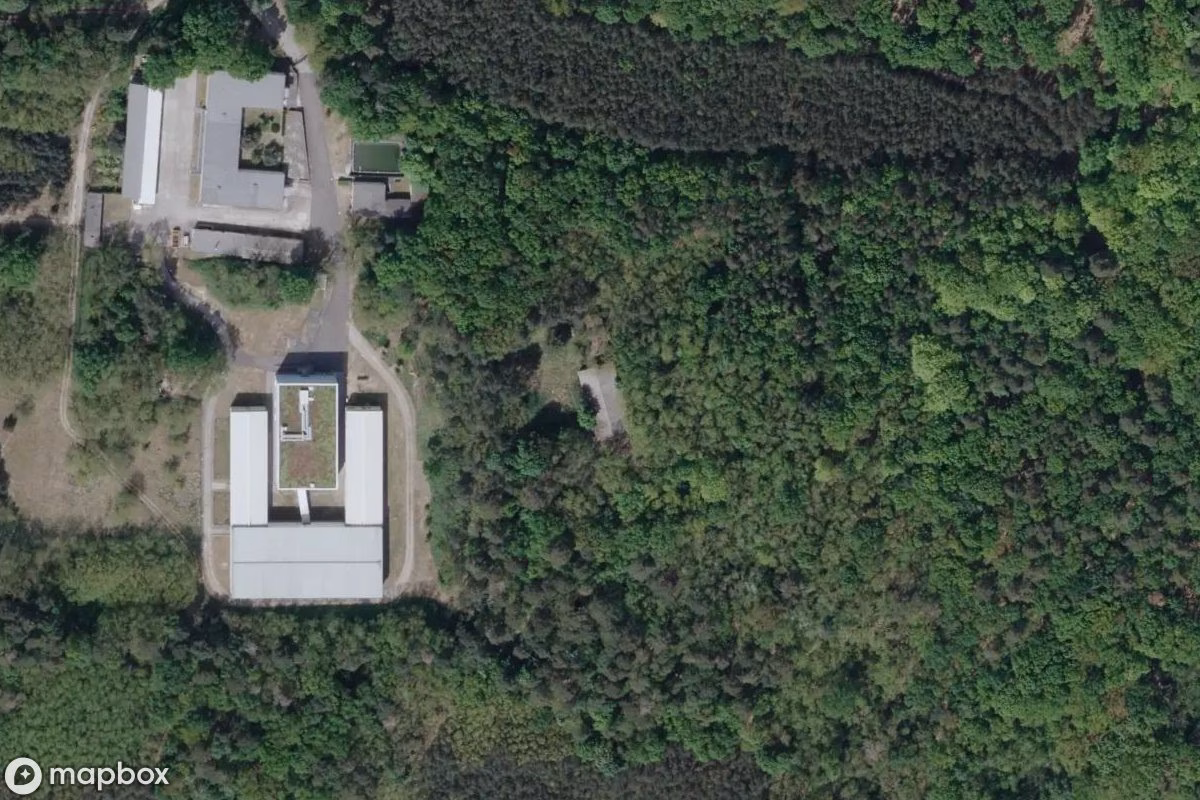 Satelitarny widok z lotu ptaka Bunker, opuszczone Bunkier w Potsdam, Niemcy