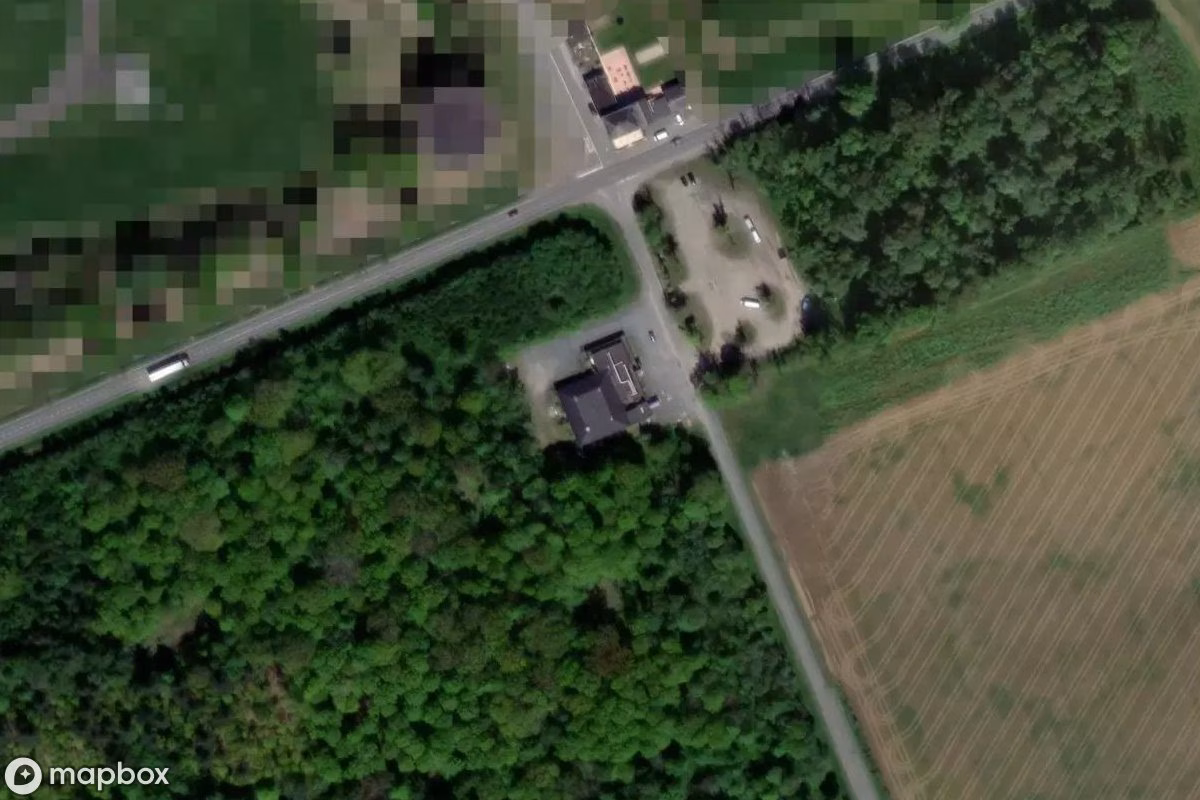 Satelitarny widok z lotu ptaka Disco Le Bunker, opuszczone Bunkier w Florennes, Belgia