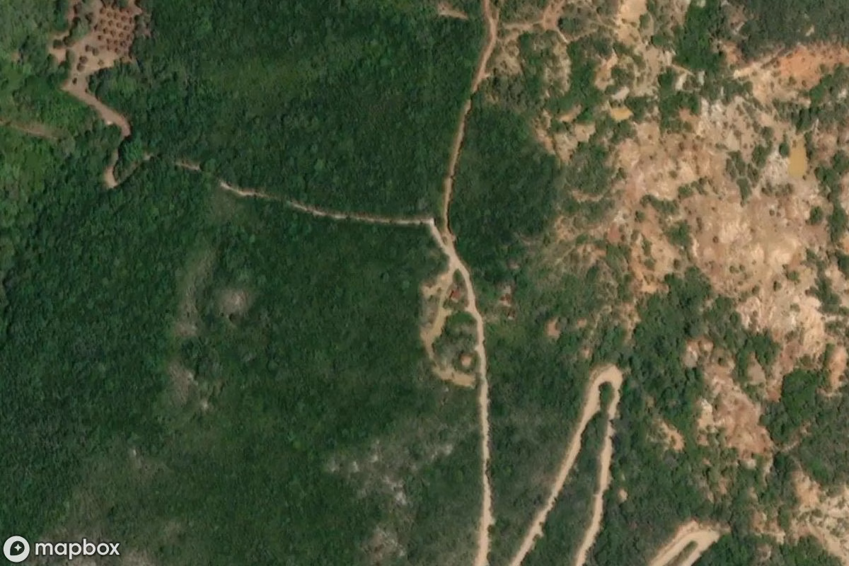 Satelitní letecký pohled na Lost Place, opuštěné  v Rio, Itálie