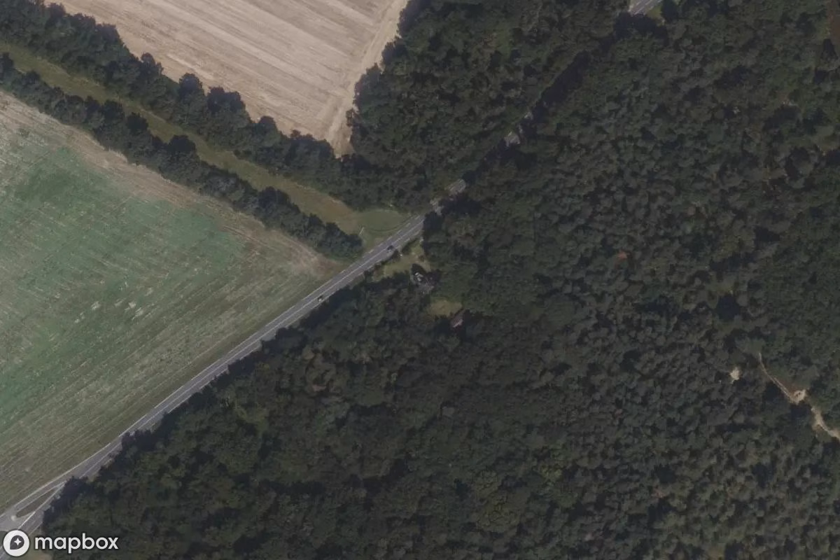 Satelitarny widok z lotu ptaka Villa Barby, opuszczone Dom mieszkalny w Courances, Francja