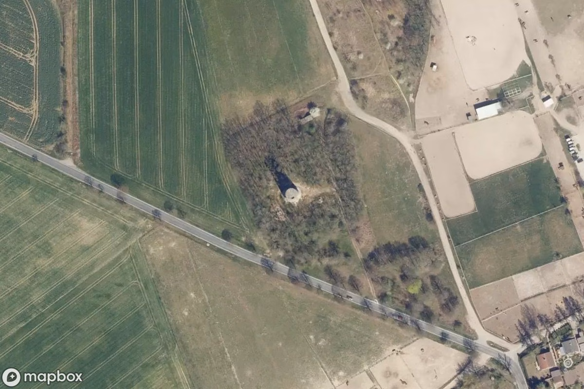 Satelitní letecký pohled na Radarturm Werneuchen, opuštěné Věž v Werneuchen, Německo