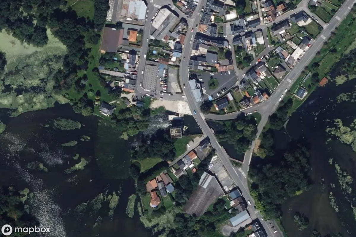 Satelitní letecký pohled na Mühle Amay, opuštěné Továrna v Péronne, Francie