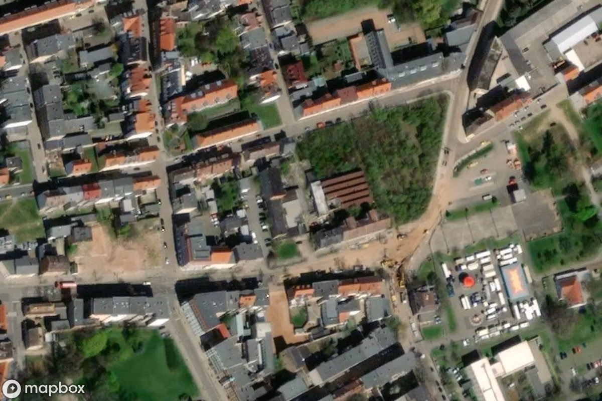 Satellitbild från luften av Villa, en övergiven Bostadshus i Zeitz, Tyskland