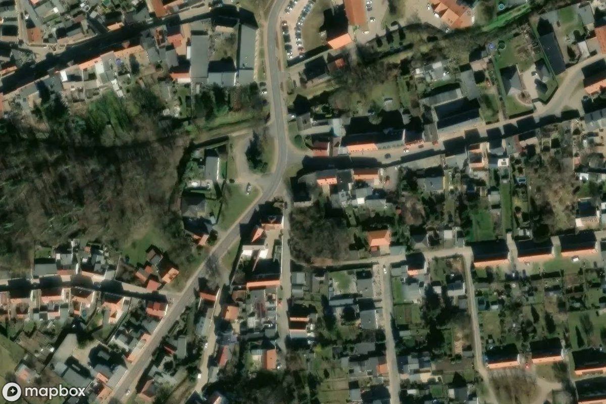 Vue aérienne satellite de Wohnhaus, un Résidence abandonné à Hecklingen, Allemagne