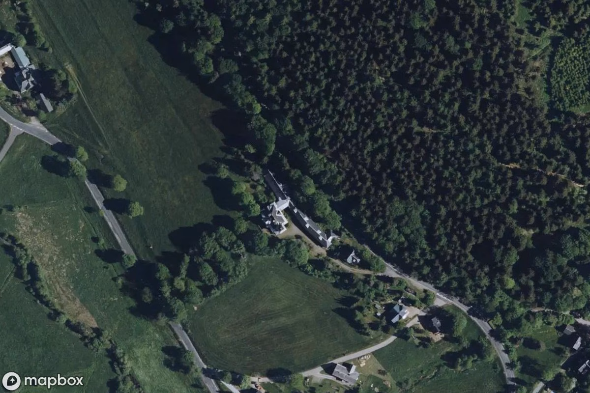 Satelitní letecký pohled na Jagdschloss, opuštěné Zámek v Altenberg, Německo