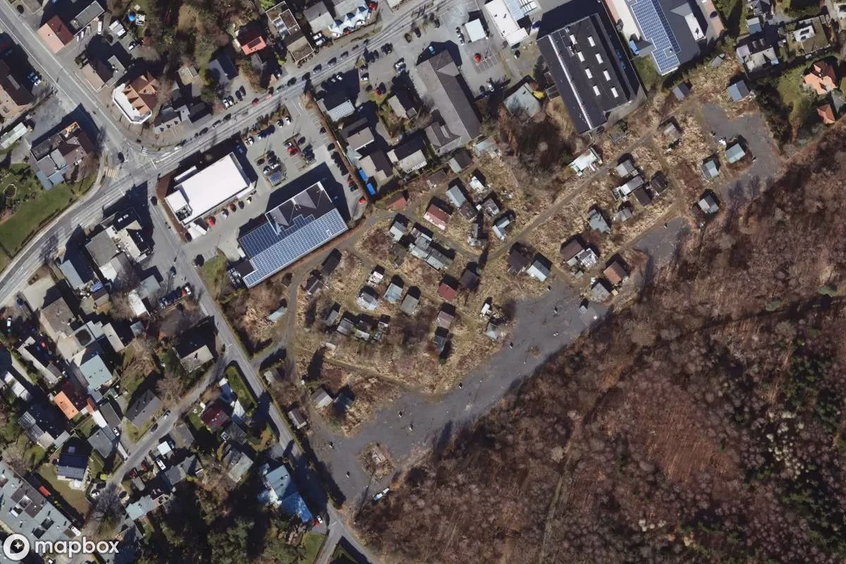 Satelitní letecký pohled na Flüchtlingsunterkünfte, opuštěné  v Bad Honnef, Německo