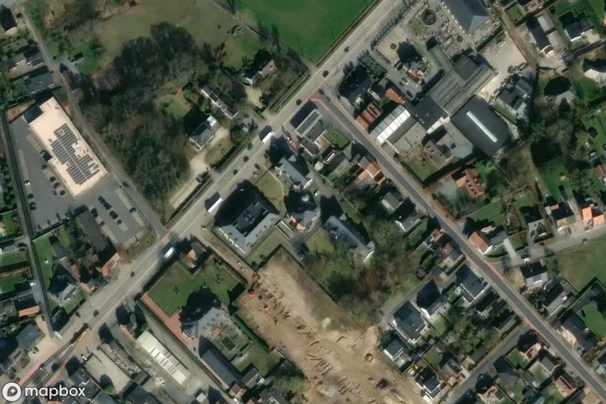 Satellitbild från luften av Villa Grammaire, en övergiven Bostadshus i Zulte, Belgien