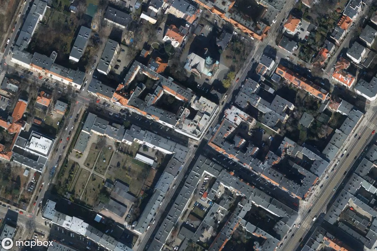 Vue aérienne satellite de Immeuble Matejko, un Résidence abandonné à Poznan, Pologne