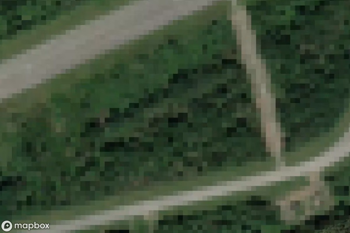 Vista aérea por satélite de Champ Aérien, un  abandonado en Lavacherie, Bélgica