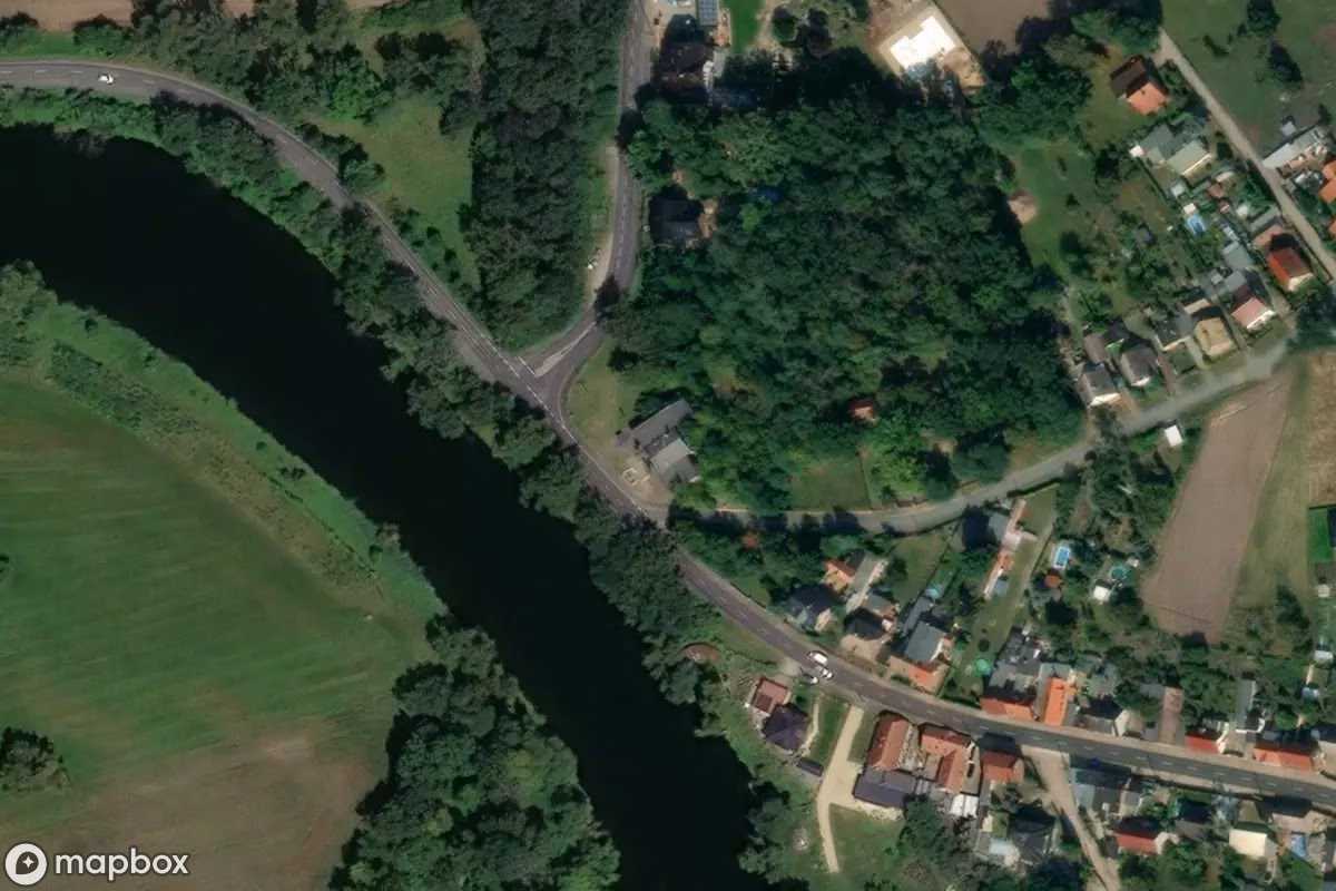 Satellietbeeld vanuit de lucht van Imbiss, een verlaten Restaurant in Roßdorf, Duitsland