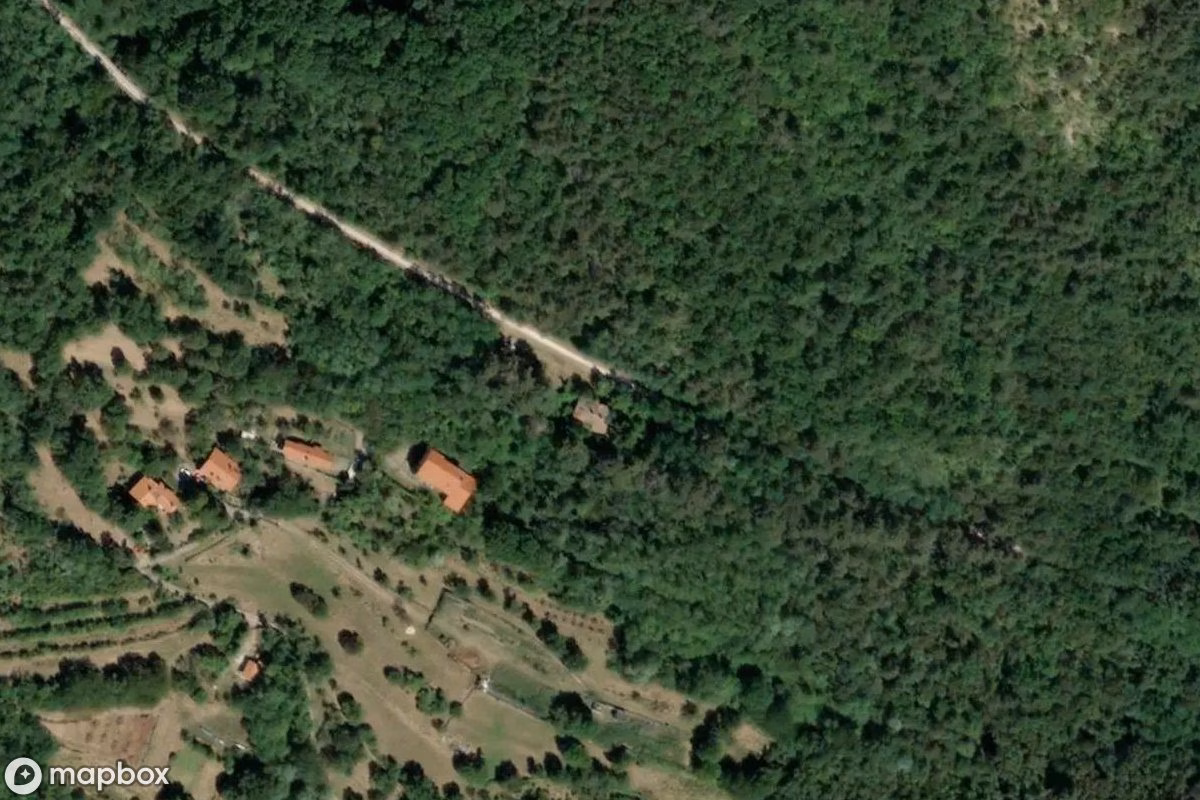 Satellitenansicht von Ehemaliger Bahnhof Draga, eine verlassene Bahnhof in San Dorligo della Valle / Dolina, Italien
