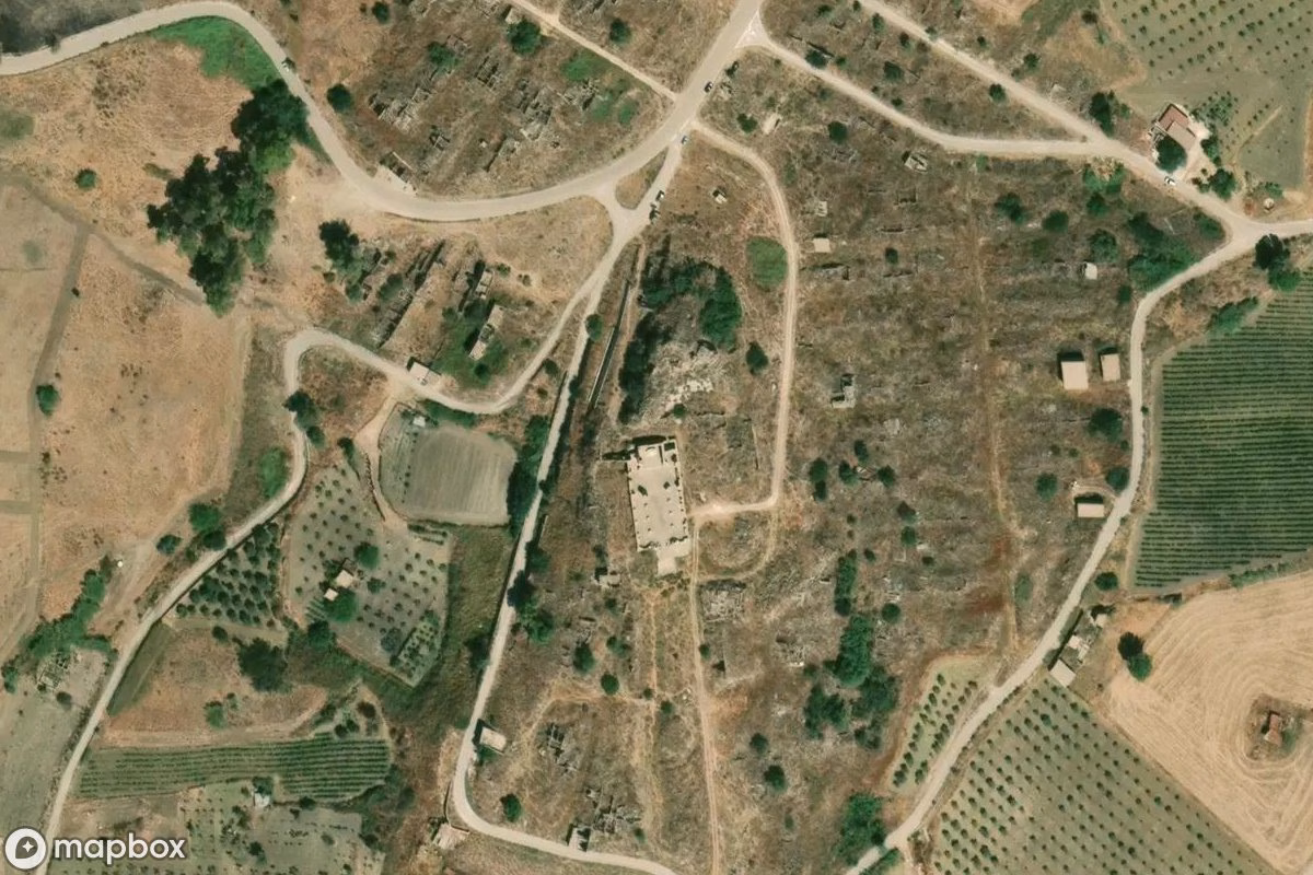 Satellitbillede set fra luften af Ruinen Salaparuta, et forladt Ruin i Salaparuta, Italien