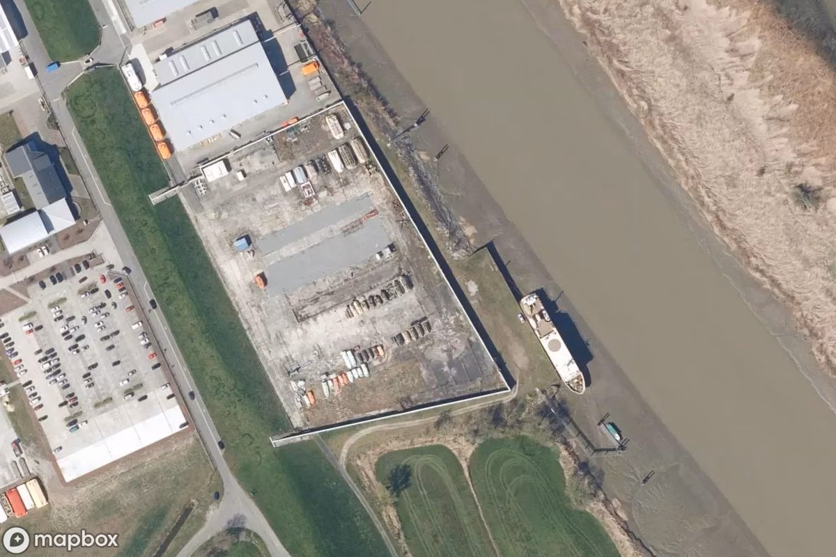 Satelitarny widok z lotu ptaka Schiff, opuszczone  w Drochtersen, Niemcy