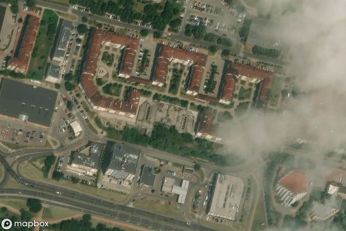 Aerial satellite view of Verlassenes Bürogebäude, an abandoned Residence in Lublin, Poland