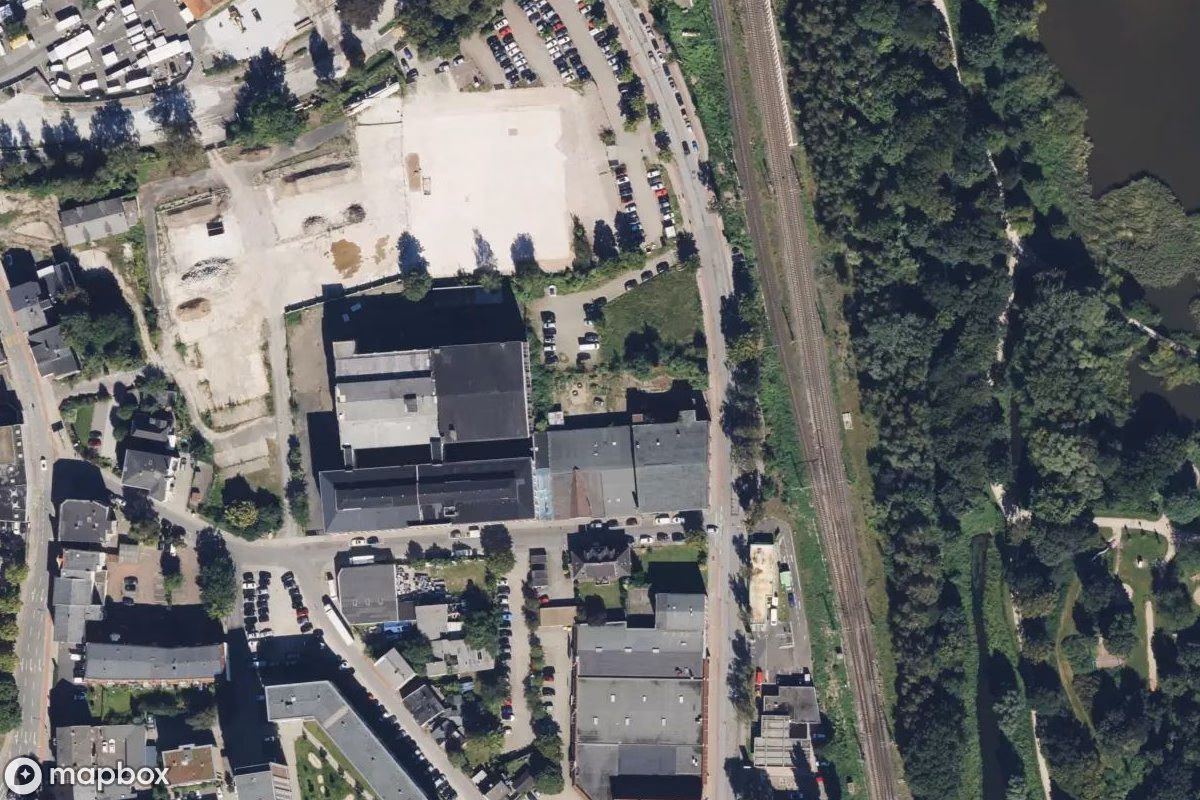 Satellietbeeld vanuit de lucht van Fabrik, een verlaten Fabriek in Elmshorn, Duitsland