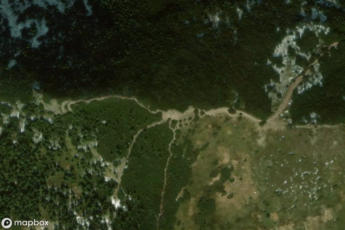 Vista aérea por satélite de Grześ, un  abandonado en Witów, Polonia