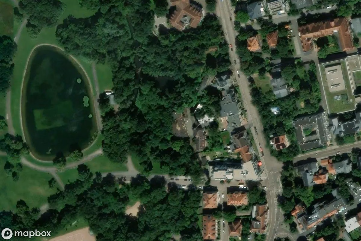 Satellietbeeld vanuit de lucht van Steinmühle, een verlaten Fabriek in Halle (Saale), Duitsland