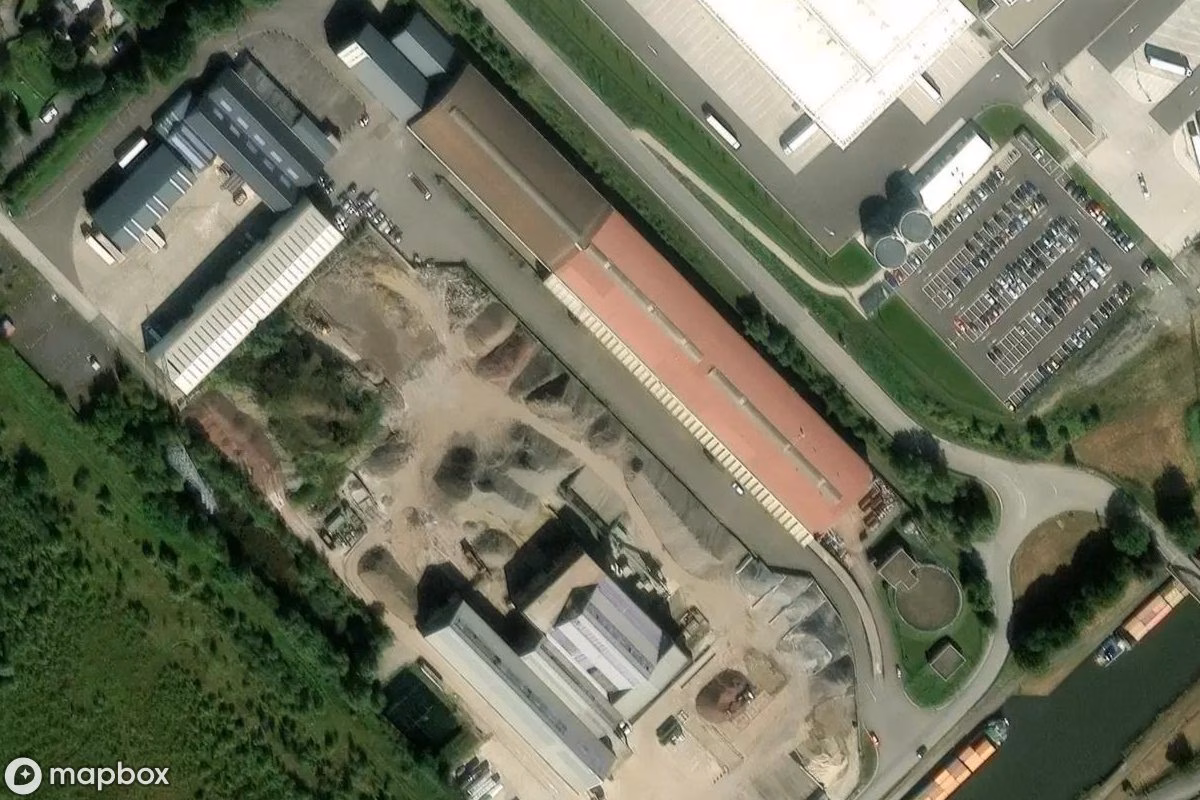 Satelitní letecký pohled na Ammoniakfabrik, opuštěné Továrna v La Louvière, Belgie