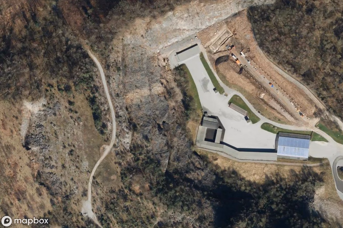 Satellitenansicht von U-Verlagerung, eine verlassene Tunnel in Menden (Sauerland), Deutschland