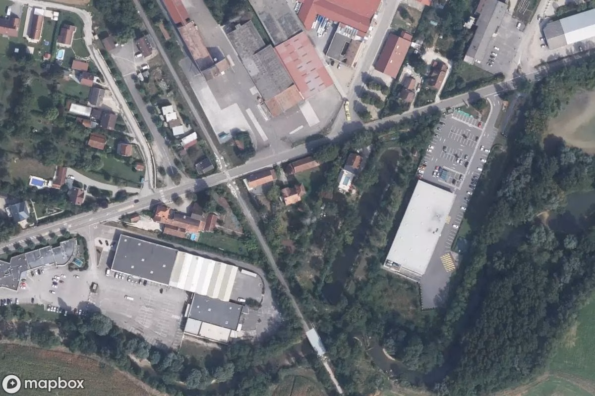 Vue aérienne satellite de Manoir aux Armes, un Résidence abandonné à Bletterans, France