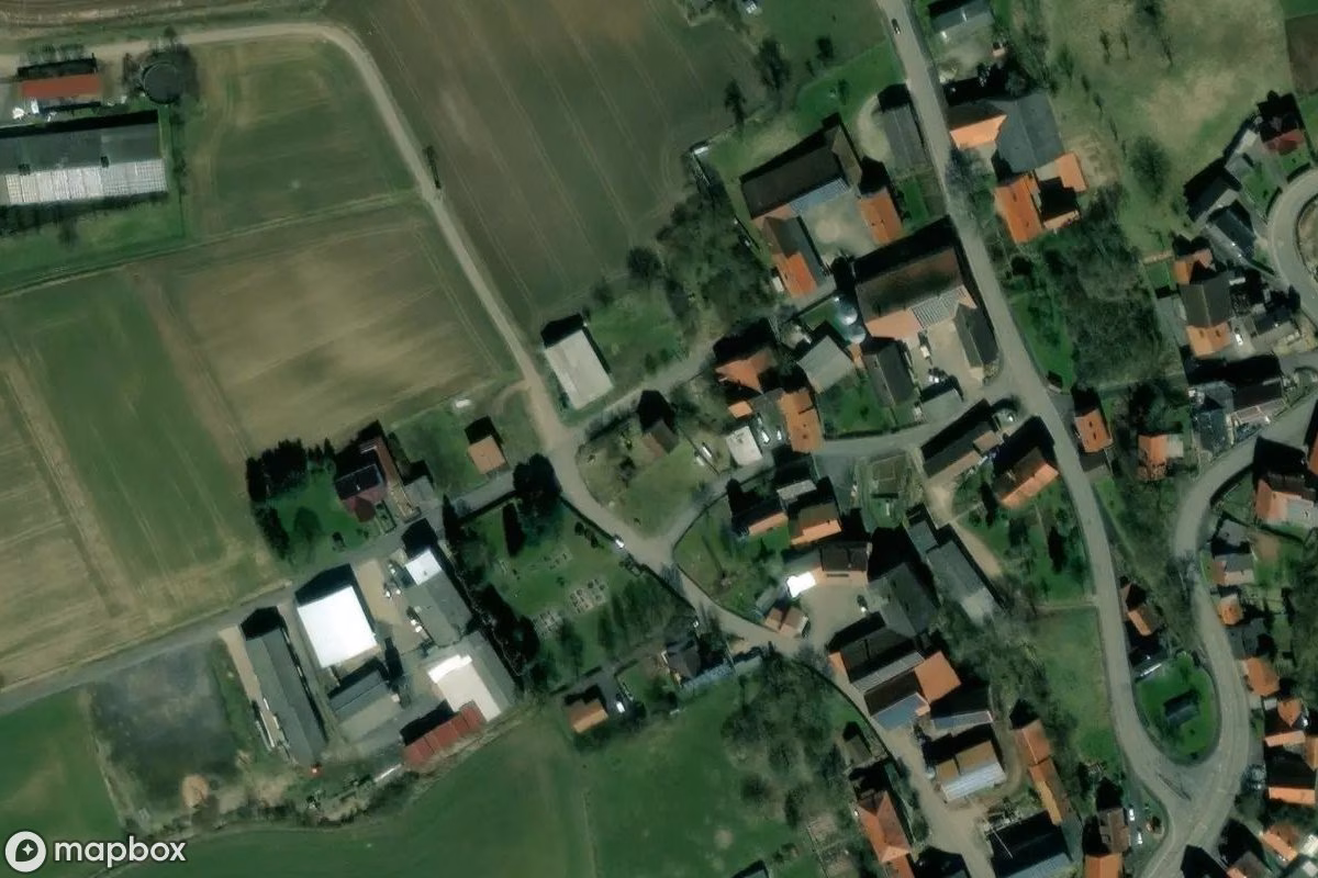 Műholdas légi felvétel Fachwerkhaus helyszínről, egy elhagyatott  itt: Dens, Németország