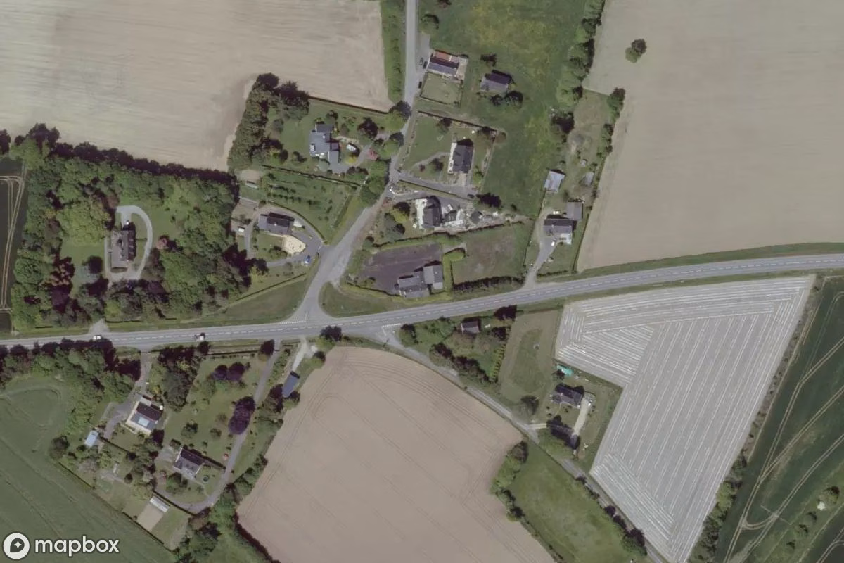 Aerial satellite view of Club Chanvril, an abandoned Nightclub in Loudéac, France