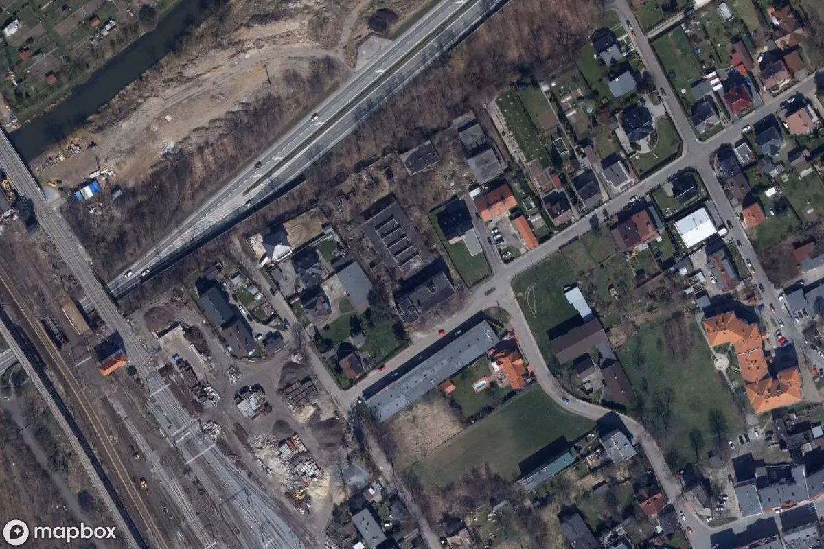 Satellittbilde fra luften av Genossenschaft Braille, et forlatt Fabrikk i Kędzierzyn-Koźle, Polen