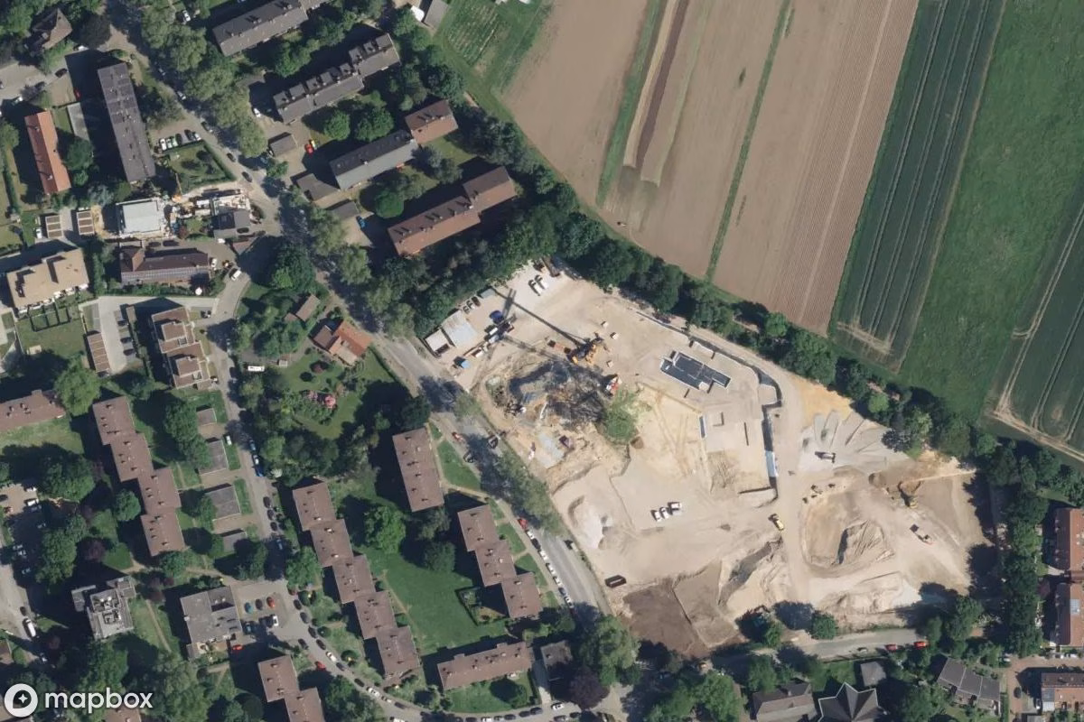 Satellietbeeld vanuit de lucht van Schule, een verlaten School in Duisburg, Duitsland