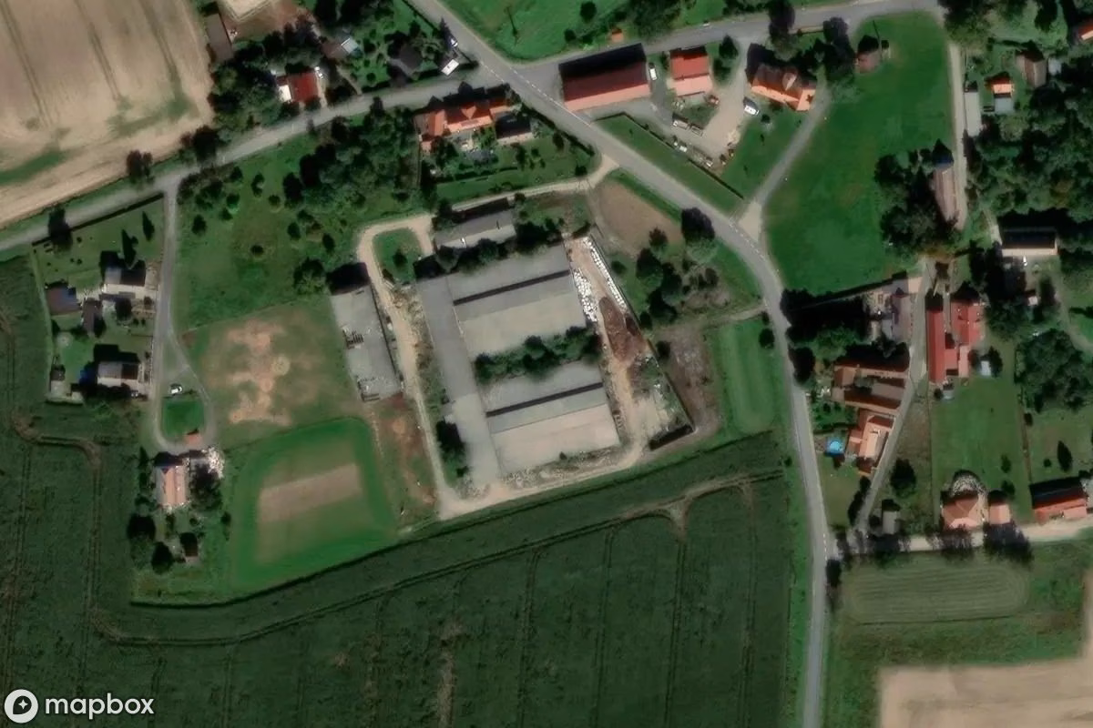 Műholdas légi felvétel Fabrik helyszínről, egy elhagyatott Gyár itt: Neehausen, Németország