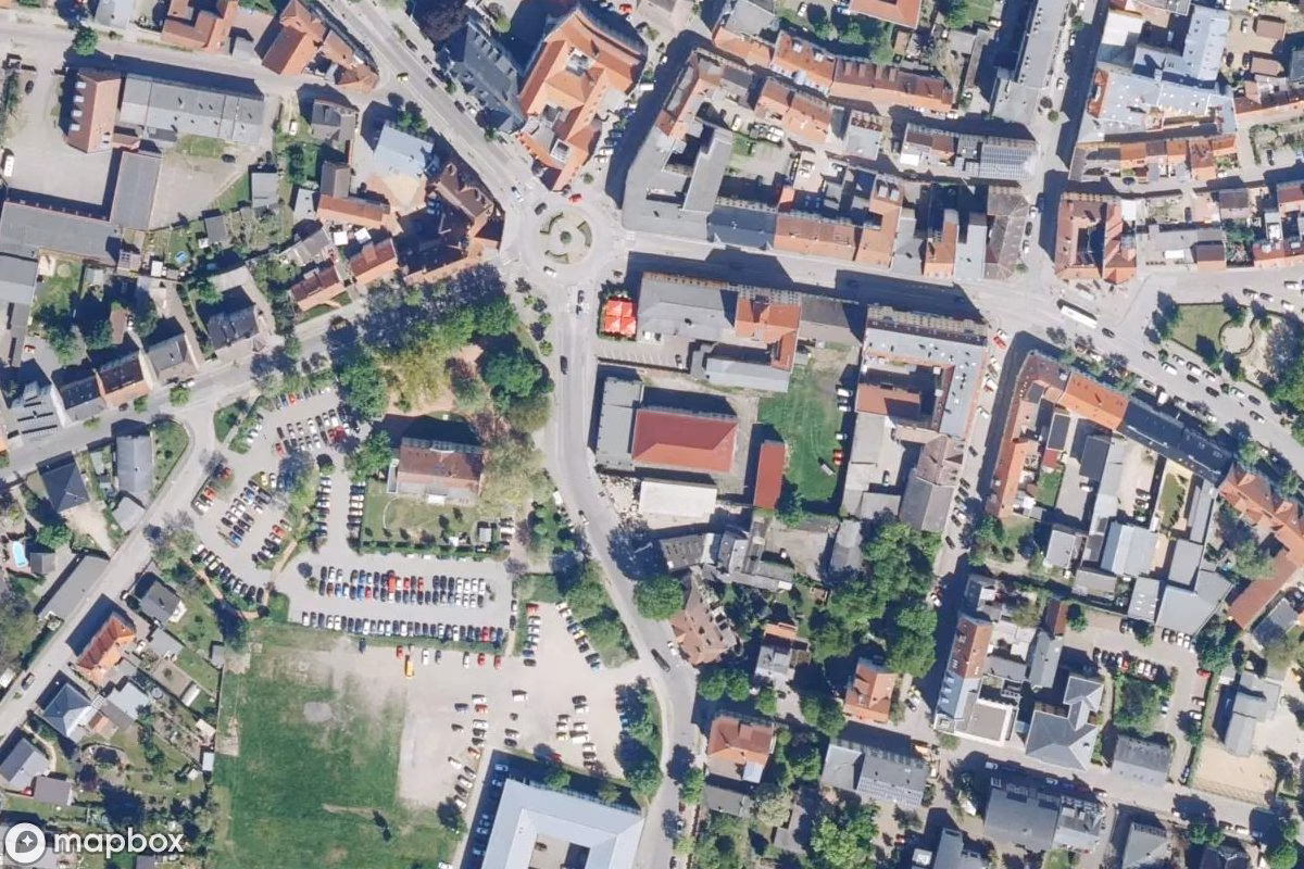 Satellitbild från luften av Theater der Freundschaft, en övergiven Teater i Nauen, Tyskland