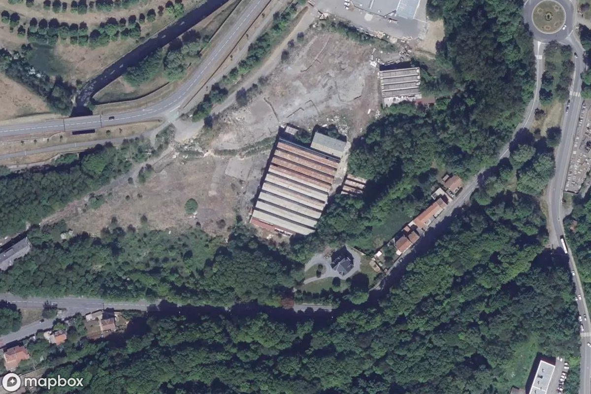 Satellietbeeld vanuit de lucht van Fabrik, een verlaten Fabriek in Longlaville, Frankrijk