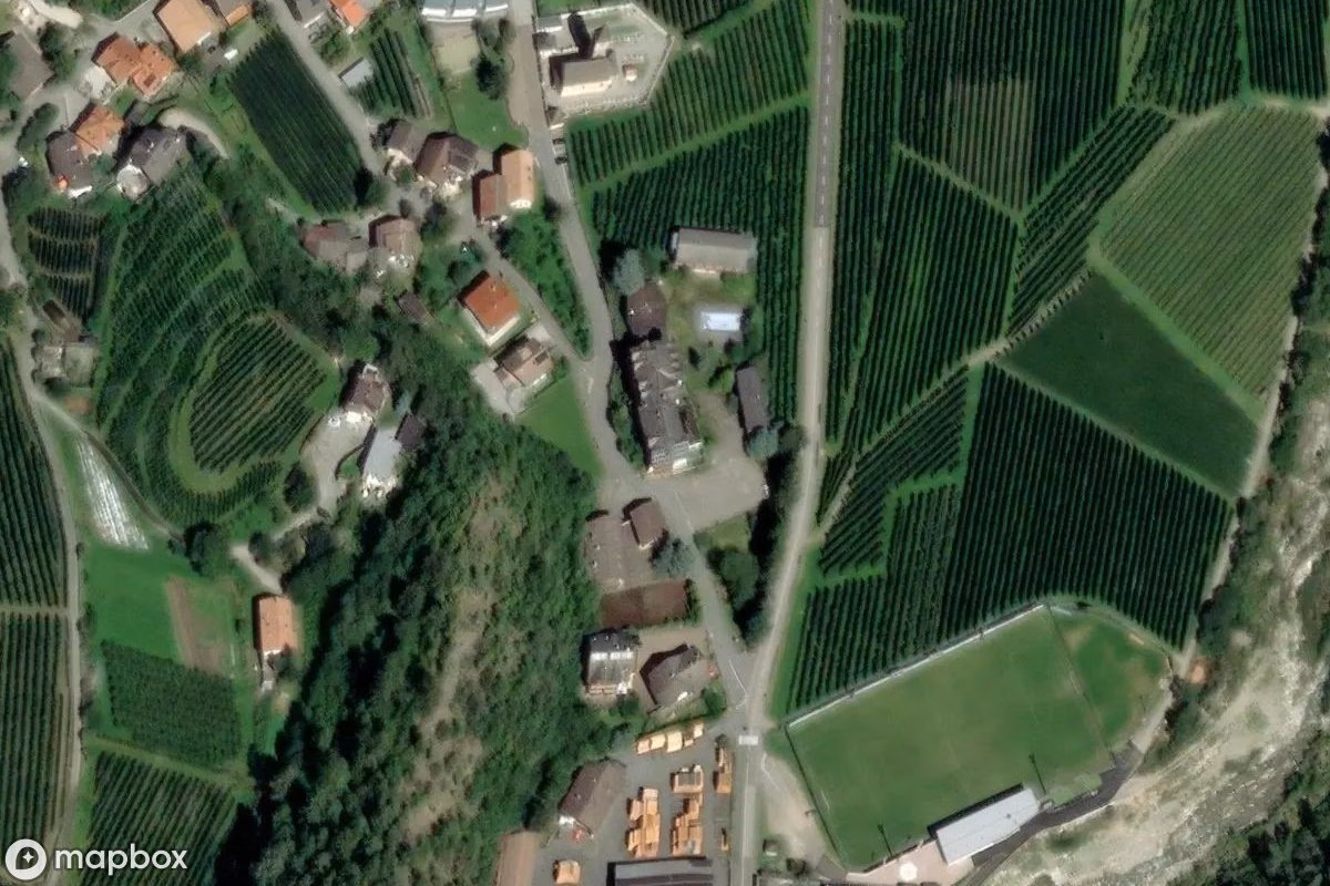 Vue aérienne satellite de Hotel Adler, un Hôtel abandonné à Morter, Italie