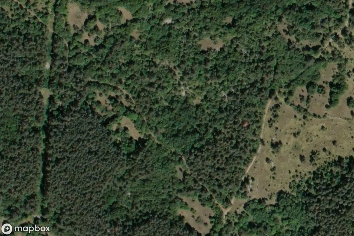 Satellittbilde fra luften av Grotta presso Trebiciano, et forlatt Grotte i Trieste, Italia