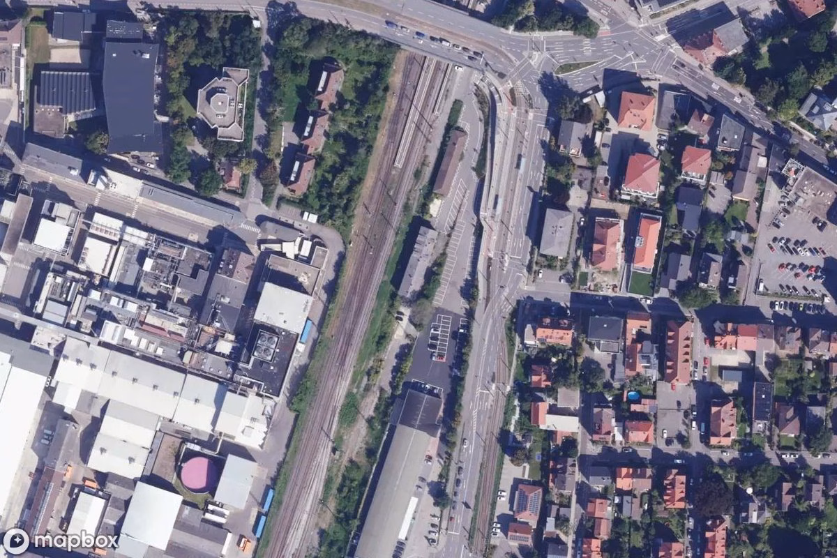 Aerial satellite view of -Gebäude, an abandoned  in Weinheim, Germany