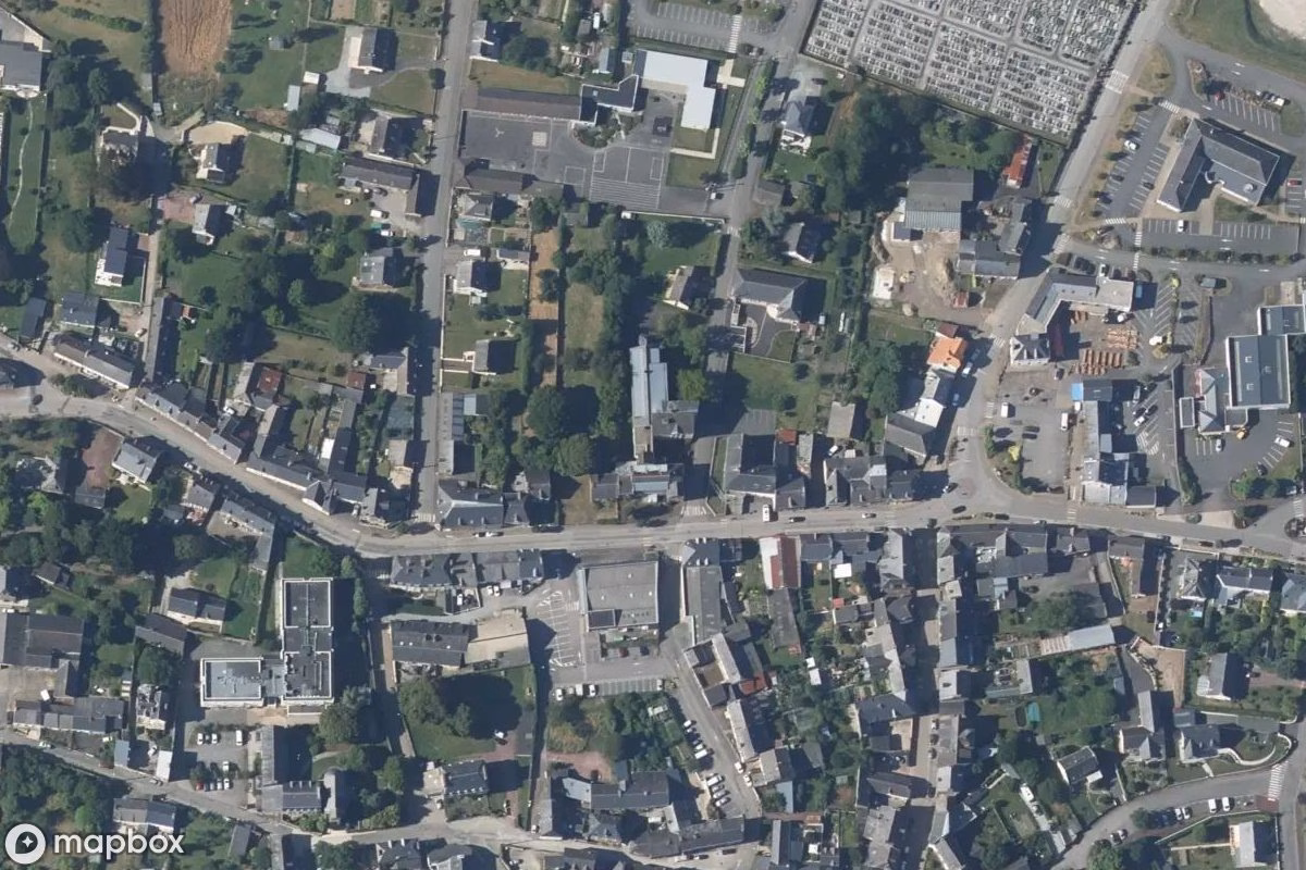 Vue aérienne satellite de Altersheim Volet Blanc, un Résidence abandonné à Mauron, France