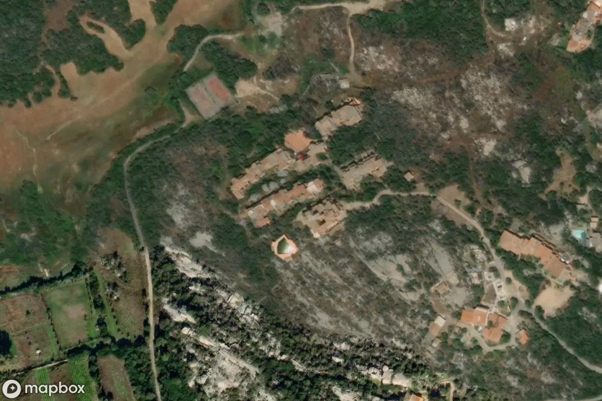 Műholdas légi felvétel Green Park helyszínről, egy elhagyatott  itt: Olbia, Olaszország