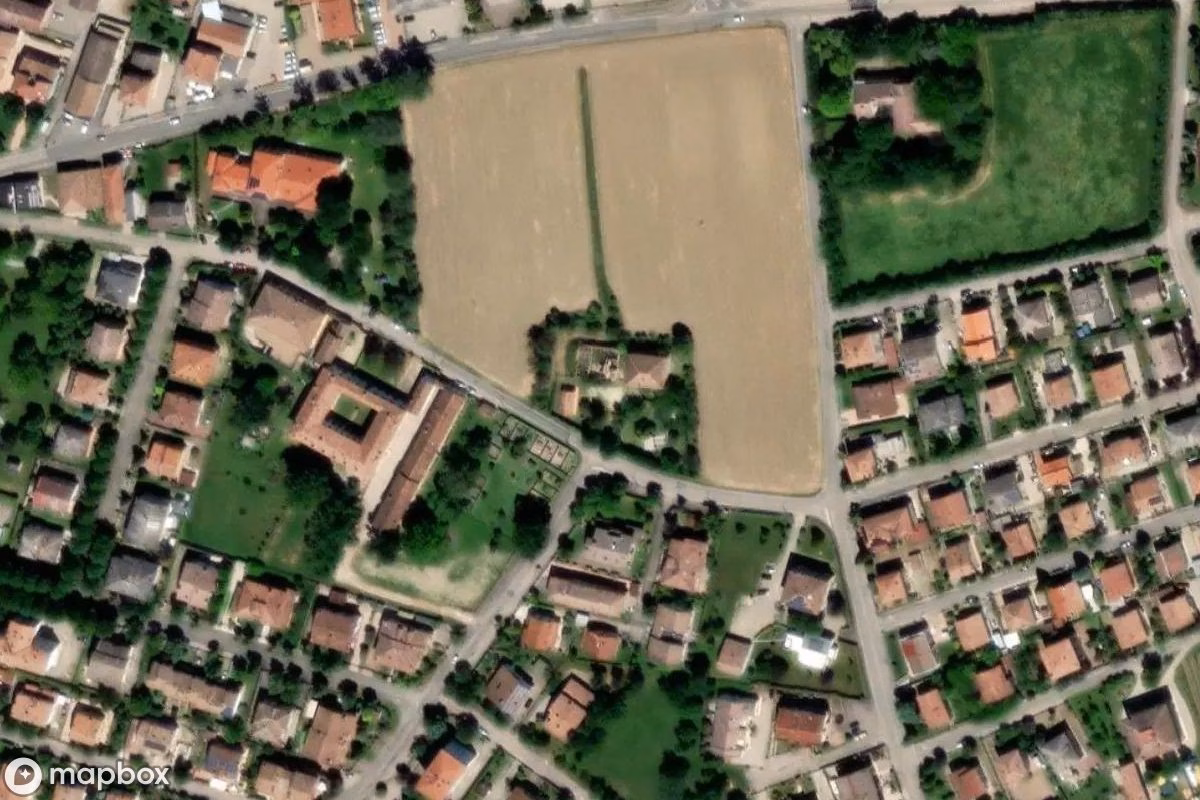 Satelitní letecký pohled na Lost Place, opuštěné  v San Felice sul Panaro, Itálie