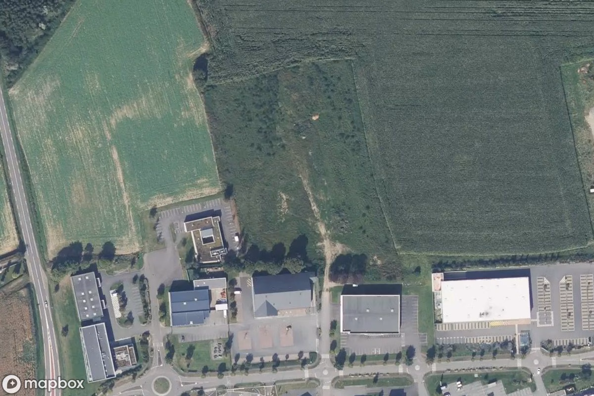 Vue aérienne satellite de Lager Combourg, un Entrepôt abandonné à Combourg, France