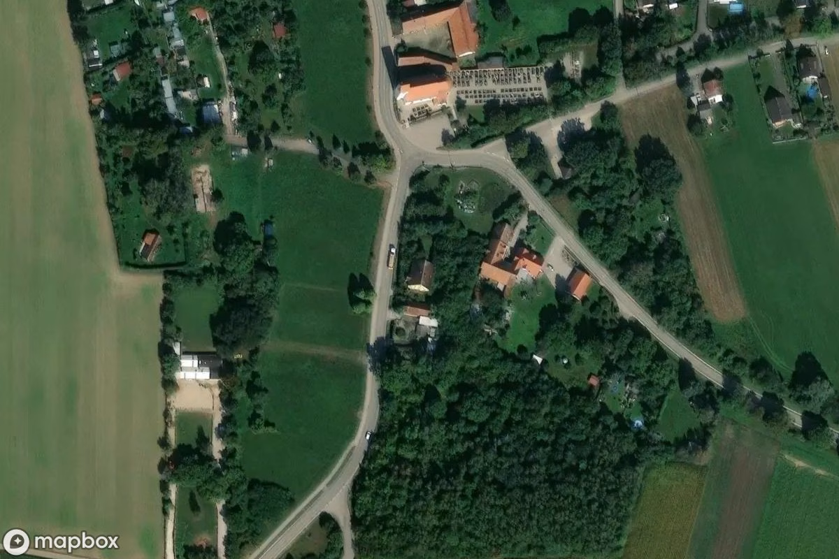 Satelitní letecký pohled na Pfarrheim, opuštěné Kostel v Neuburg an der Donau, Německo